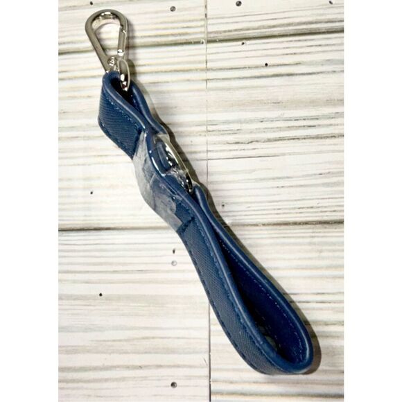 Salvatore Ferragamo Perfumes Navy Blue Leather Clasp Bag Strap or key Chain - Picture 4 of 8